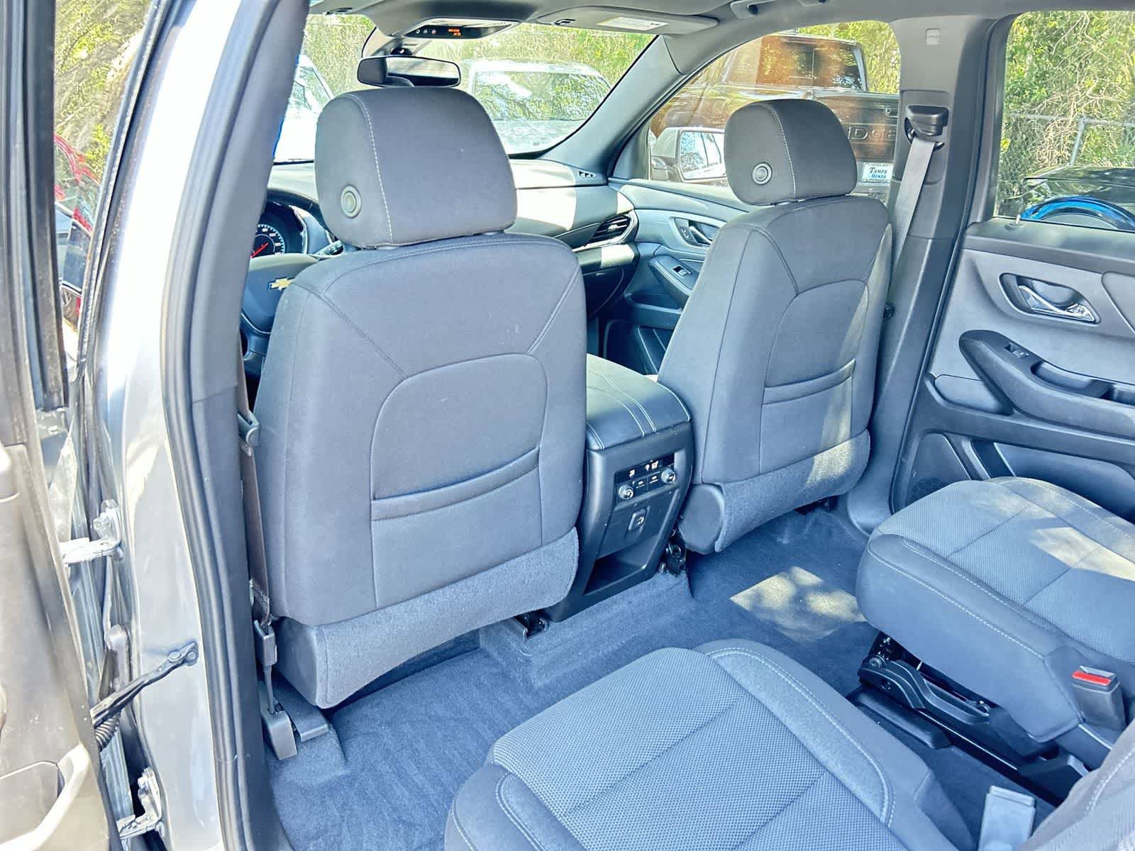 Used 2023 Chevrolet Traverse LT FWD image 12