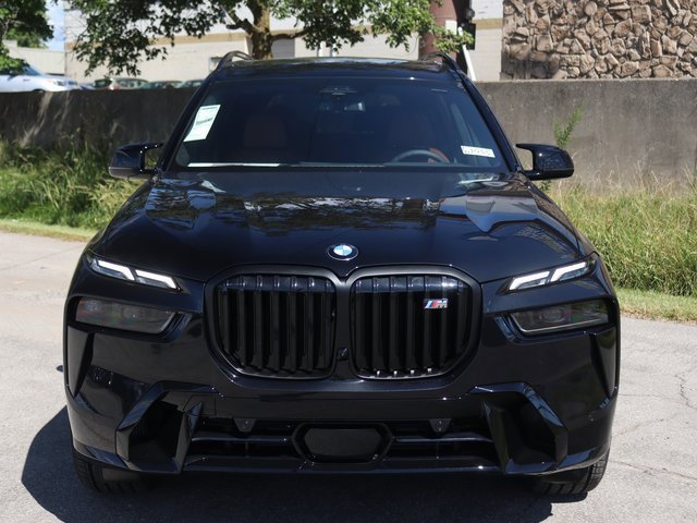 New 2026 BMW X7 M60i image 2