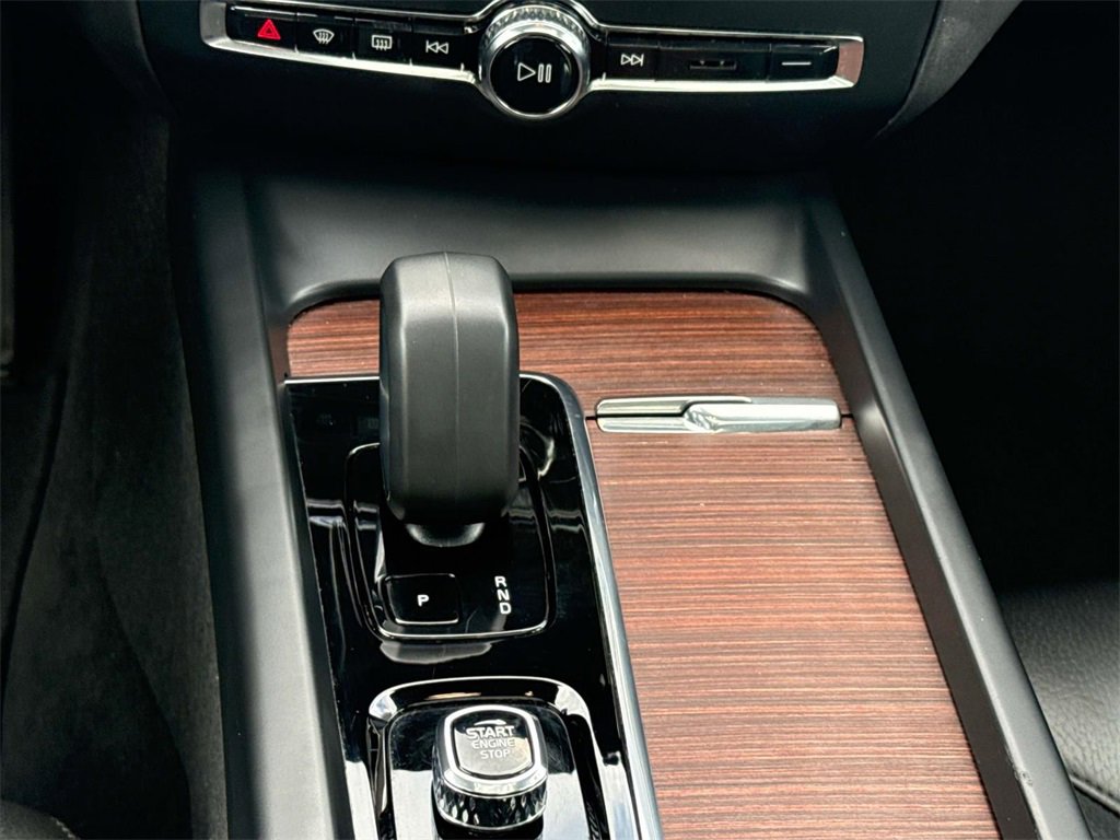 Used 2024 Volvo S60 B5 Plus image 15