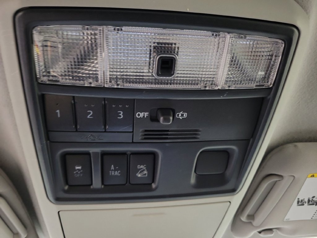 Used 2017 Toyota 4Runner SR5 Premium AWD/4WD image 22