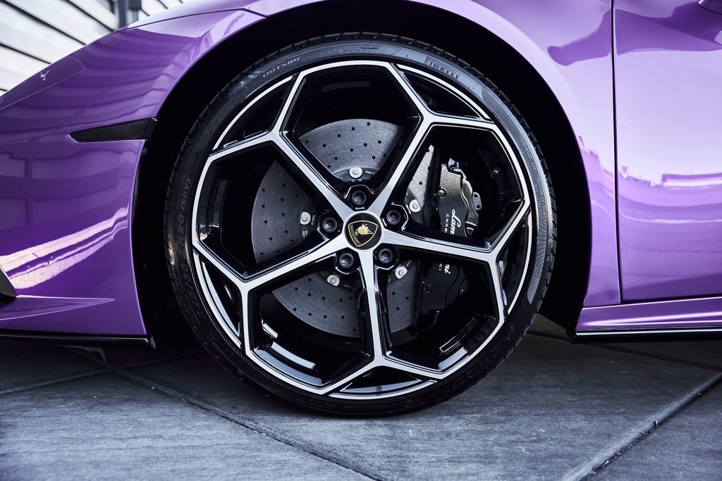 Used 2024 Lamborghini Huracan EVO image 4