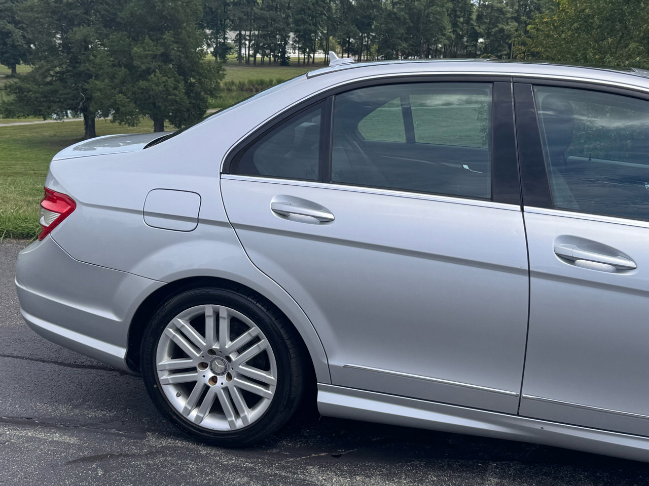 Used 2009 Mercedes-Benz C 300 Sport image 26