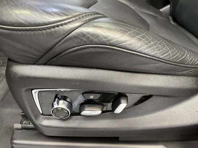 Used 2018 Cadillac Escalade Platinum image 18