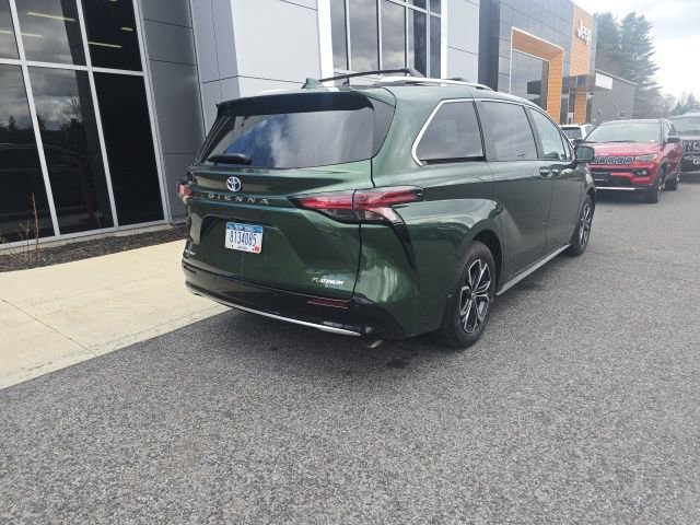 Used 2025 Toyota Sienna Platinum image 6