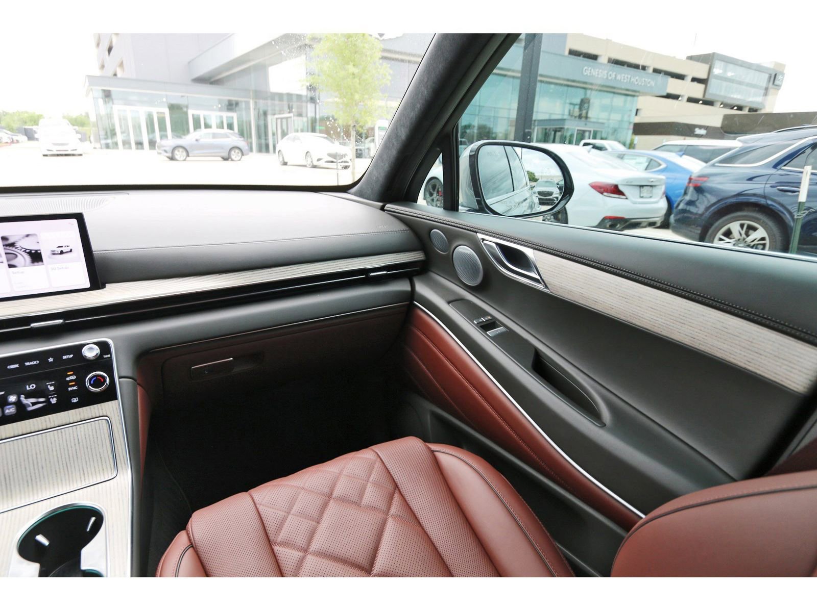 Used 2025 Genesis GV80 3.5T Prestige AWD/4WD image 12