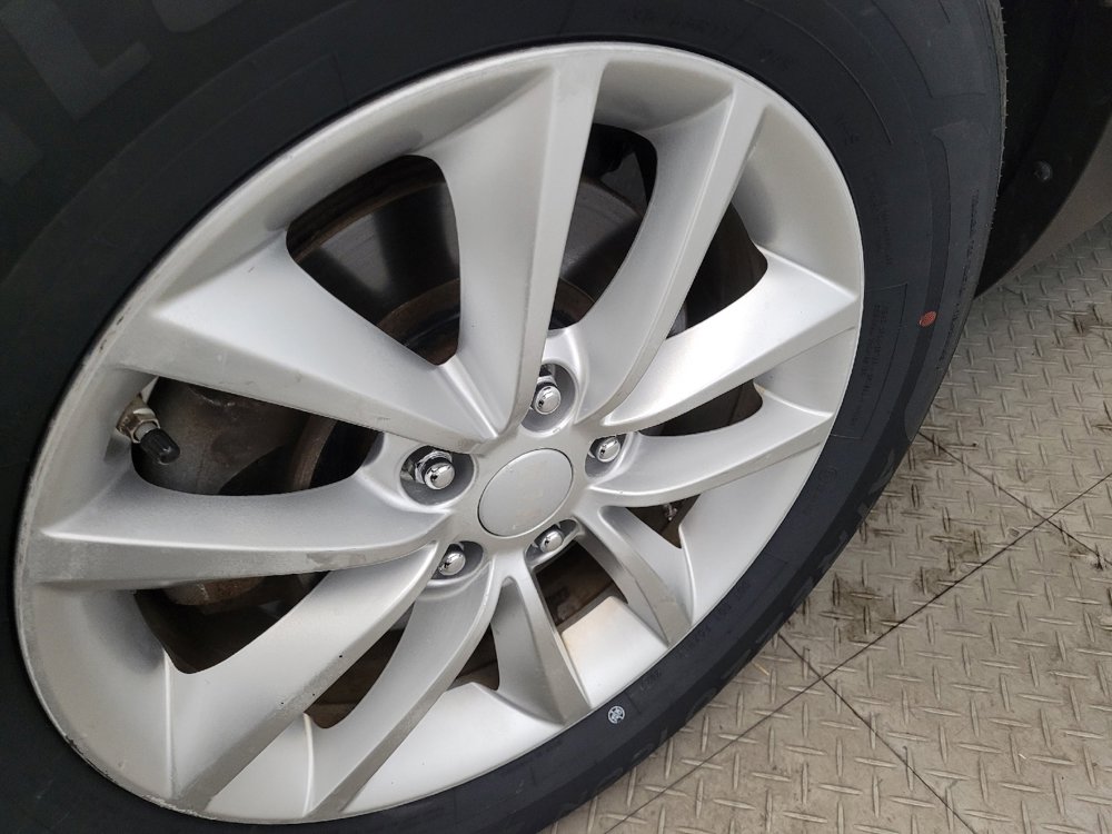 Used 2016 Kia Sorento LX image 31