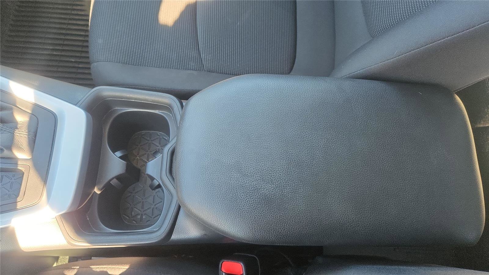 Used 2021 Toyota RAV4 LE image 15