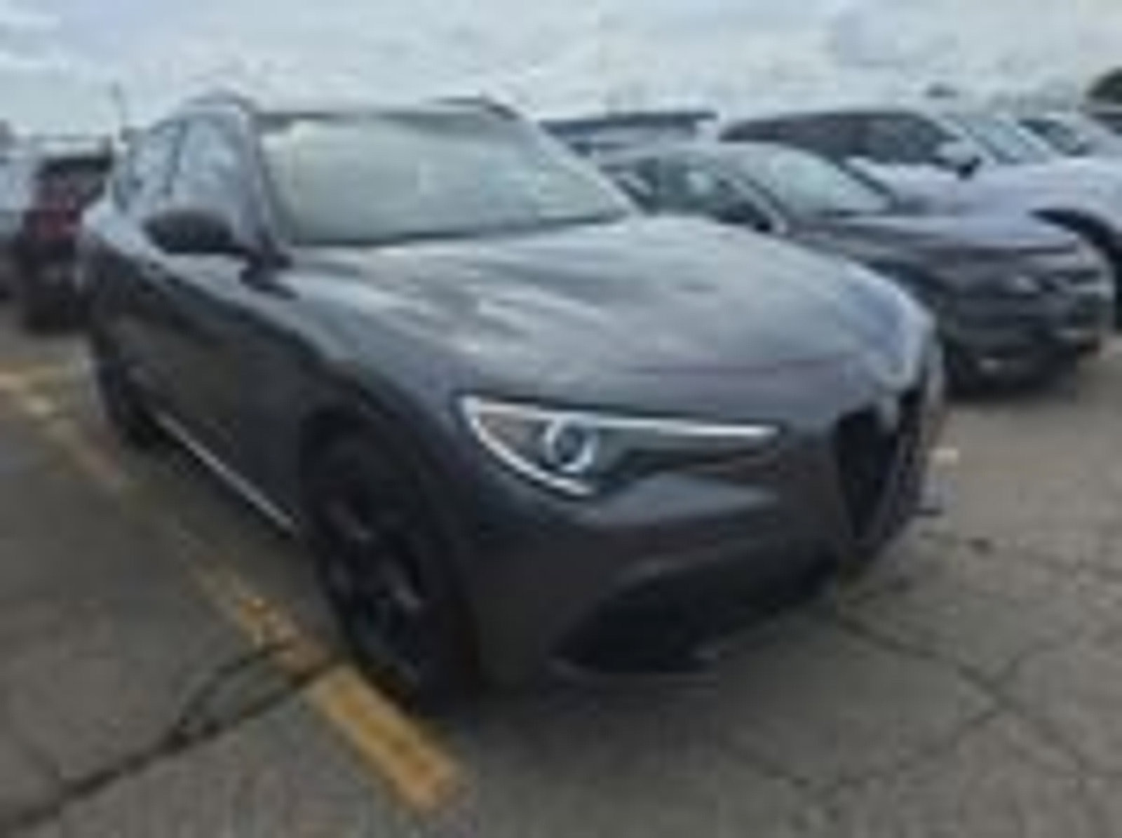 Used 2023 Alfa Romeo Stelvio Veloce image 3