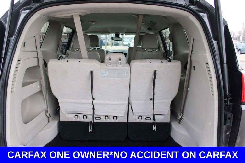 Used 2017 Chrysler Pacifica Touring-L image 10