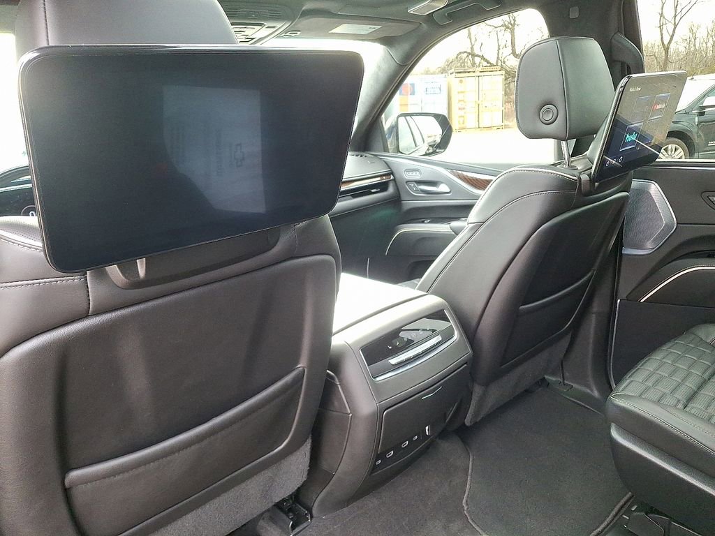 Used 2024 Cadillac Escalade Sport Platinum w/ Heavy-Duty Trailer Package image 20