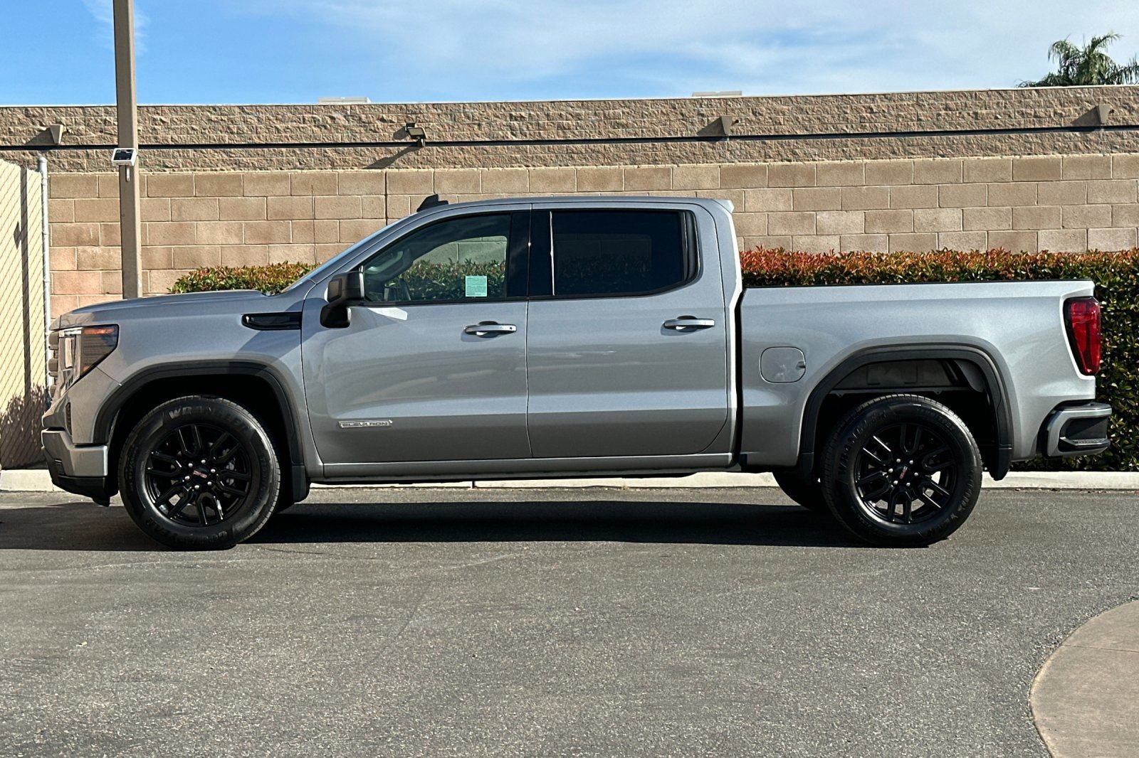 Certified 2023 GMC Sierra 1500 Elevation image 7