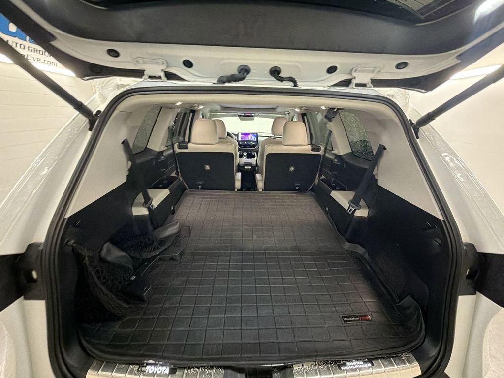Used 2024 Toyota Grand Highlander AWD image 25