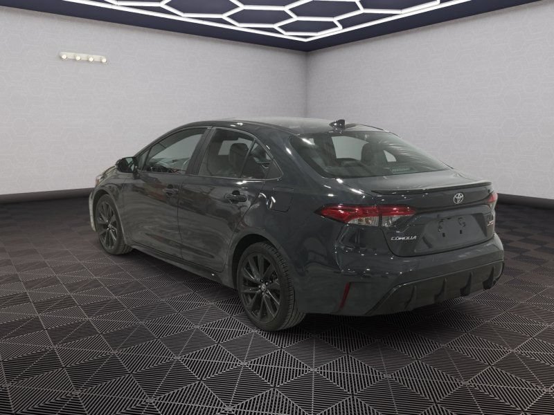 Used 2024 Toyota Corolla XSE FWD image 3