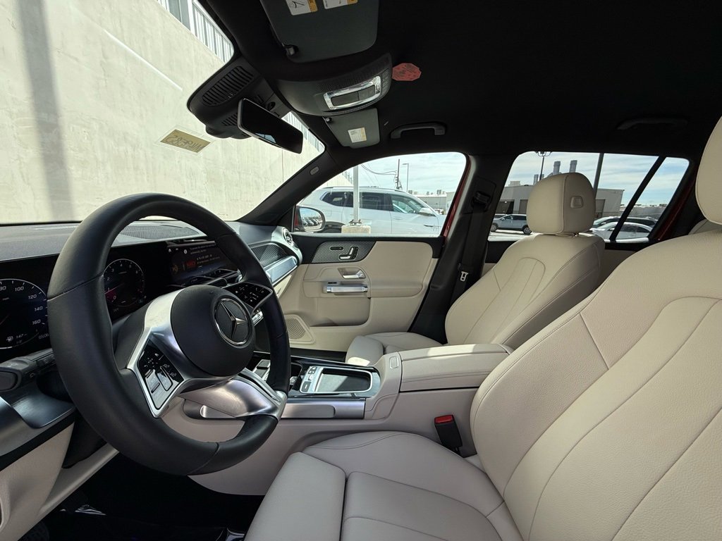 Used 2025 Mercedes-Benz GLB 250 image 5