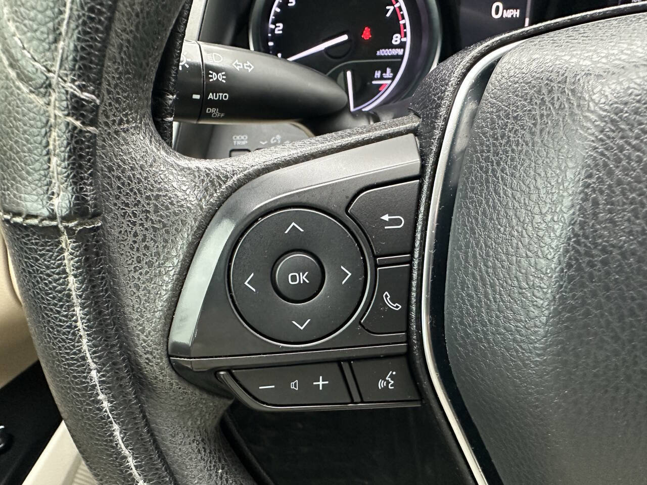 Used 2020 Toyota Camry LE image 24