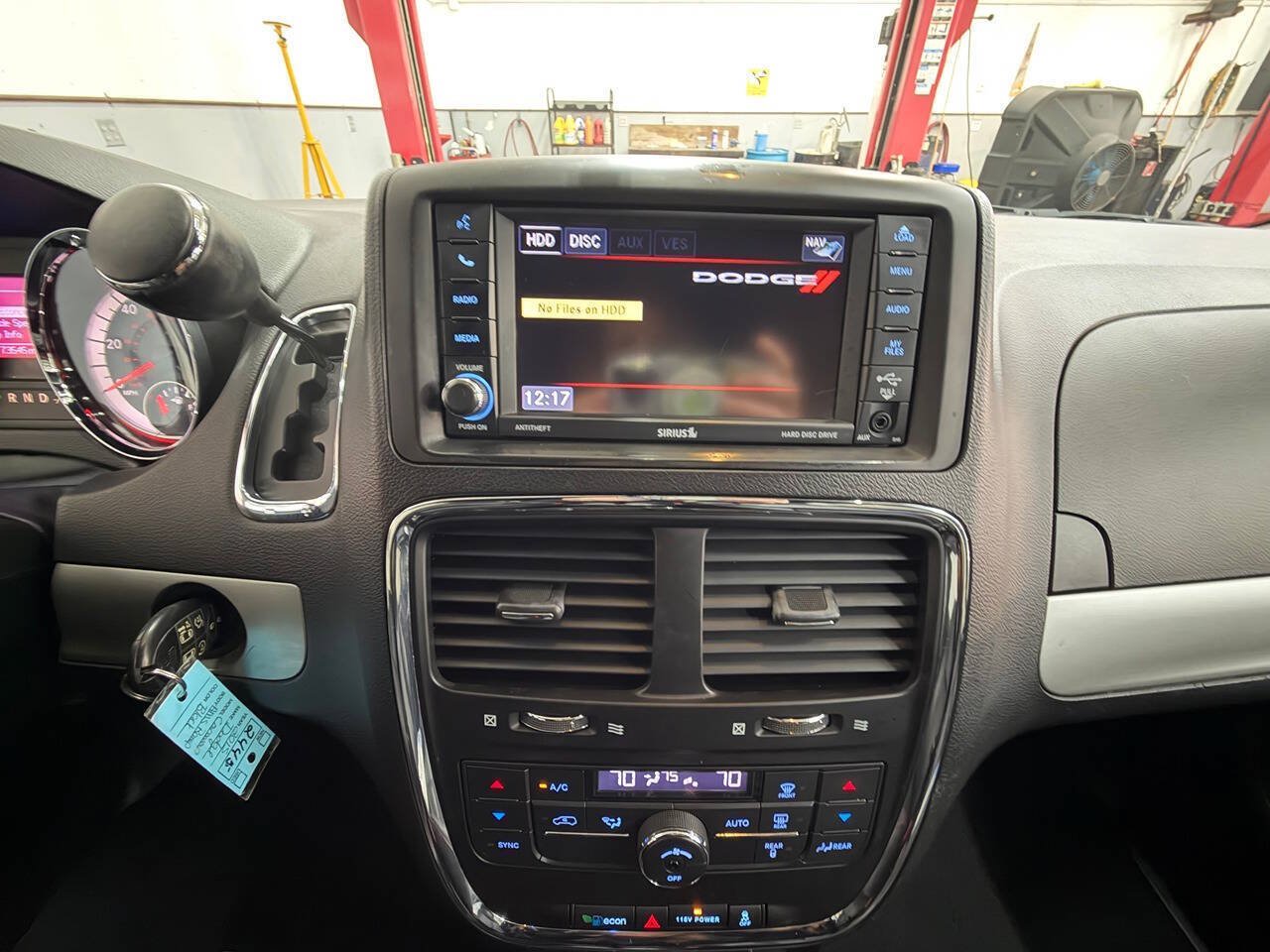 Used 2015 Dodge Grand Caravan R/T FWD image 21