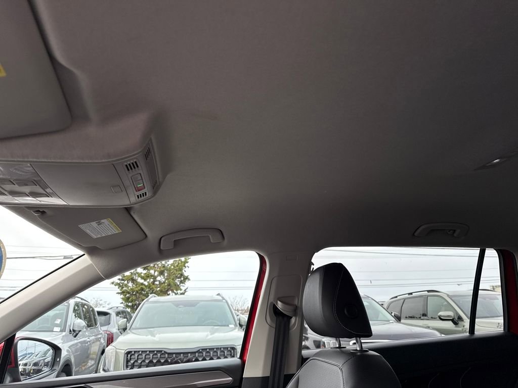 Used 2022 Volkswagen Tiguan SE image 19