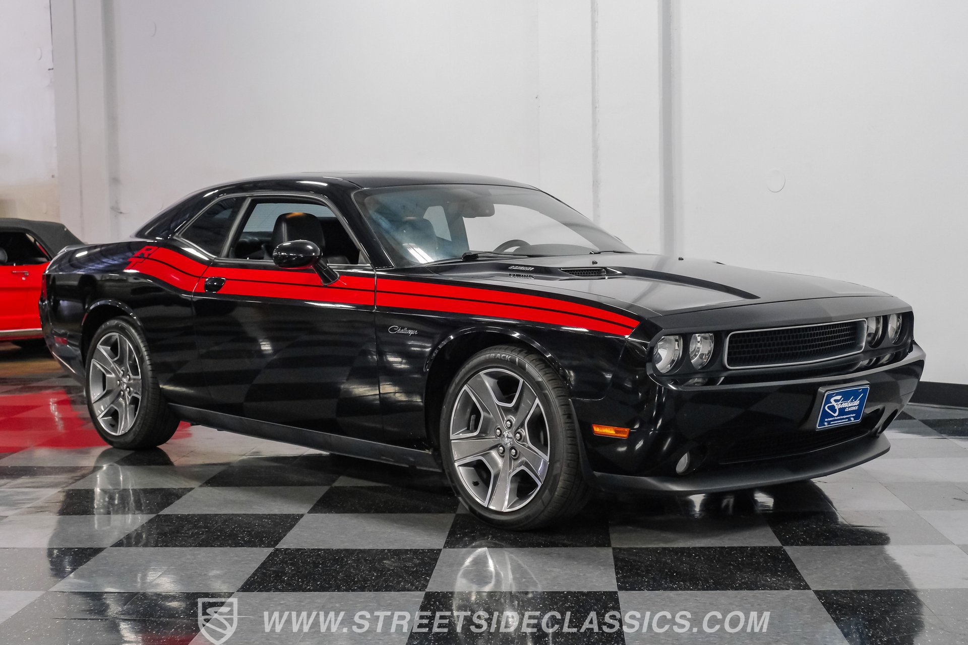 Used 2012 Dodge Challenger R/T RWD image 15