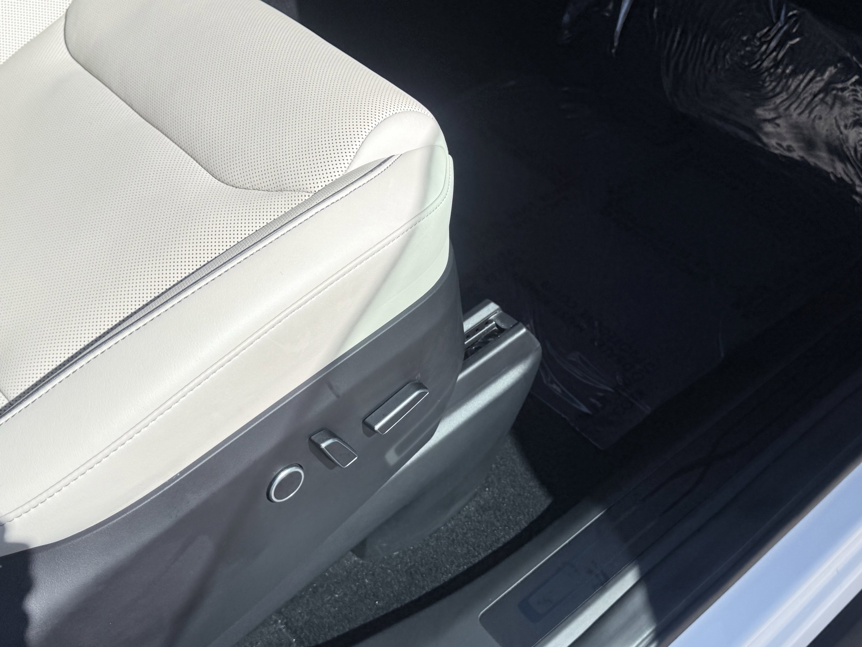 Used 2022 Tesla Model X Plaid image 65