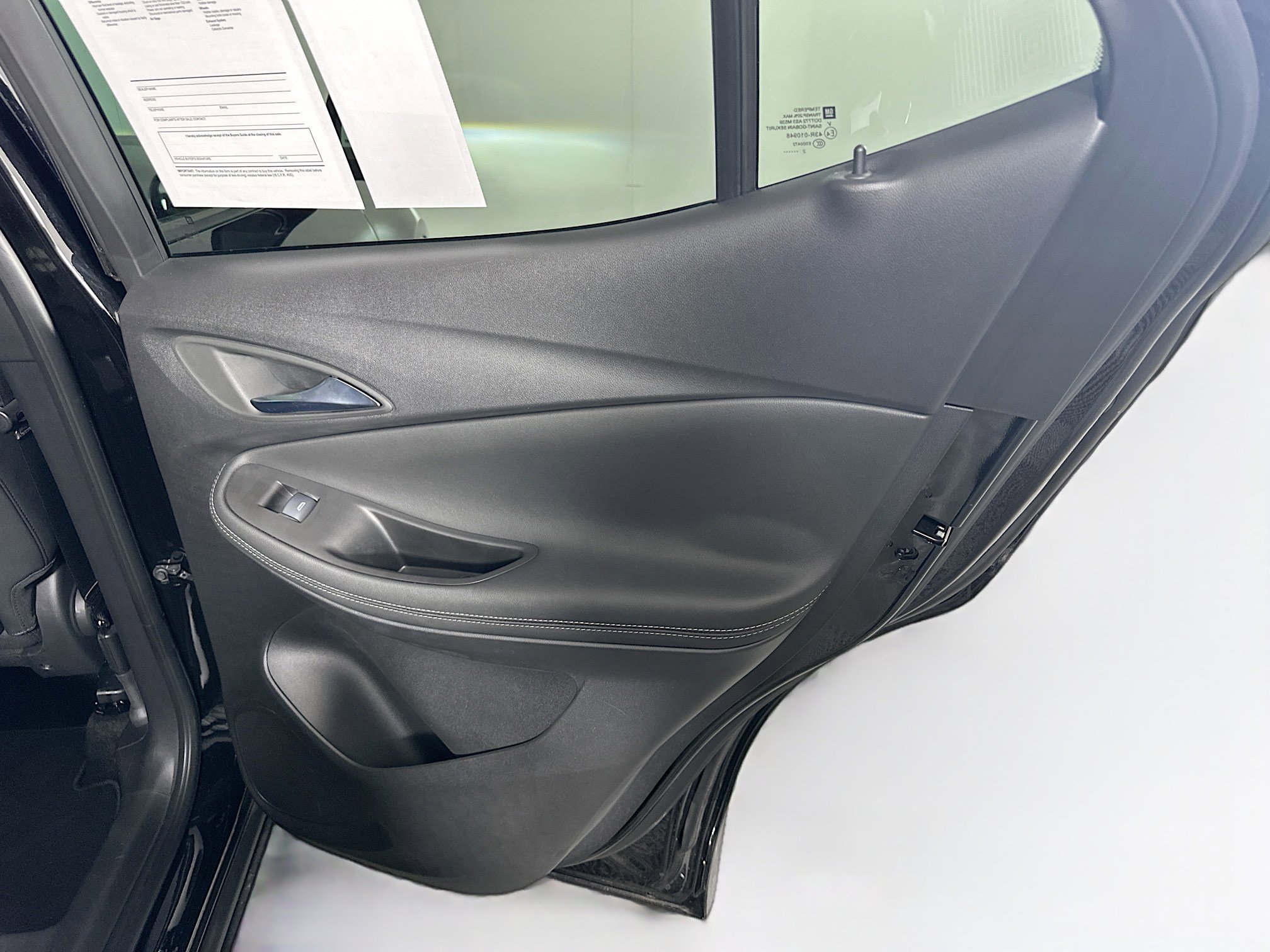 Used 2023 Buick Encore GX Essence w/ Experience Buick Package image 29