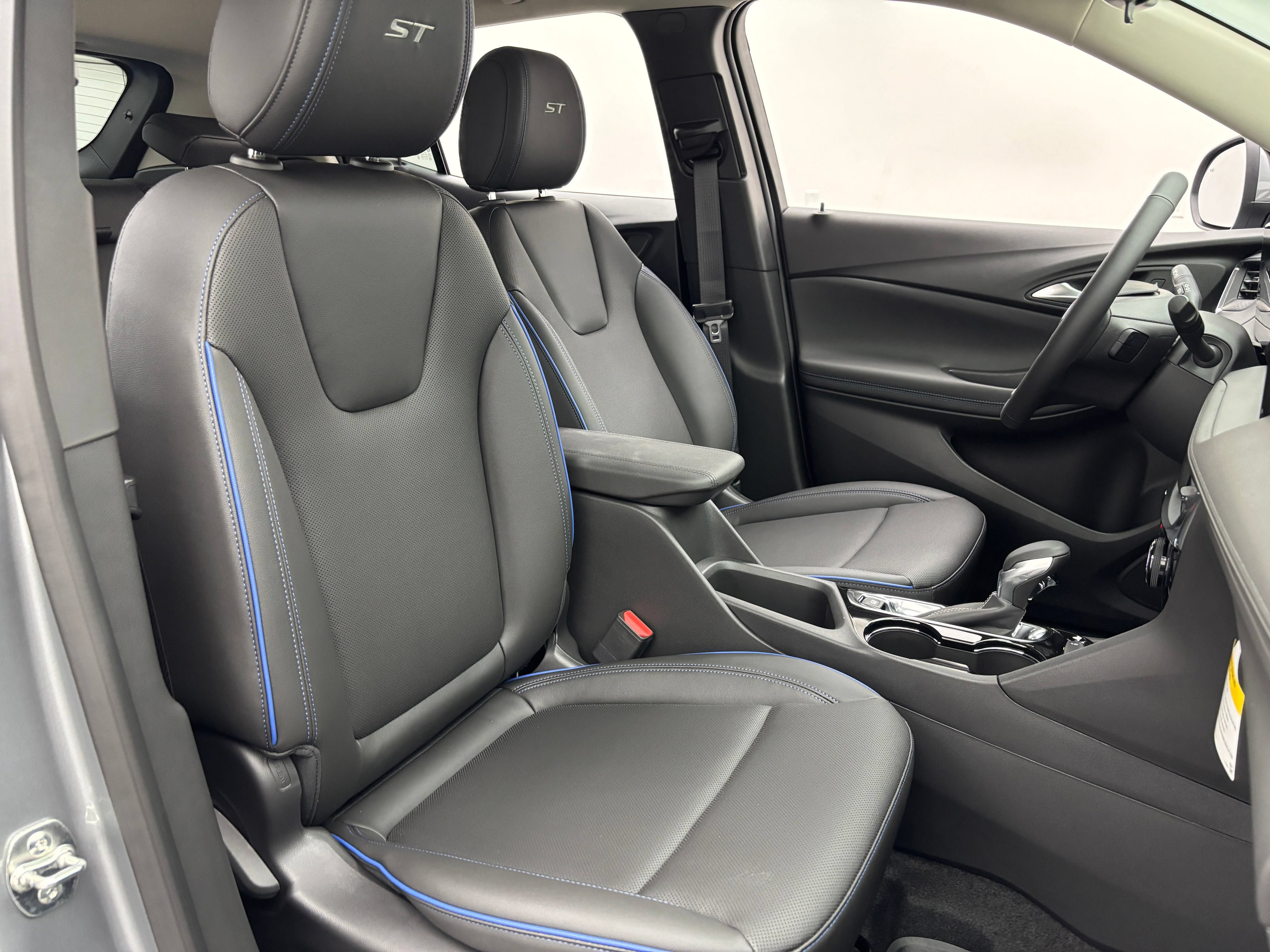 New 2026 Buick Encore GX Sport Touring w/ Comfort Package FWD image 30