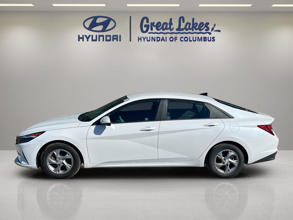 Used 2022 Hyundai Elantra SE w/ Preferred Accessory Package FWD image 2