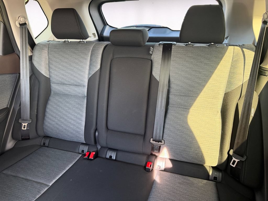 Used 2023 Nissan Rogue SV AWD/4WD image 10