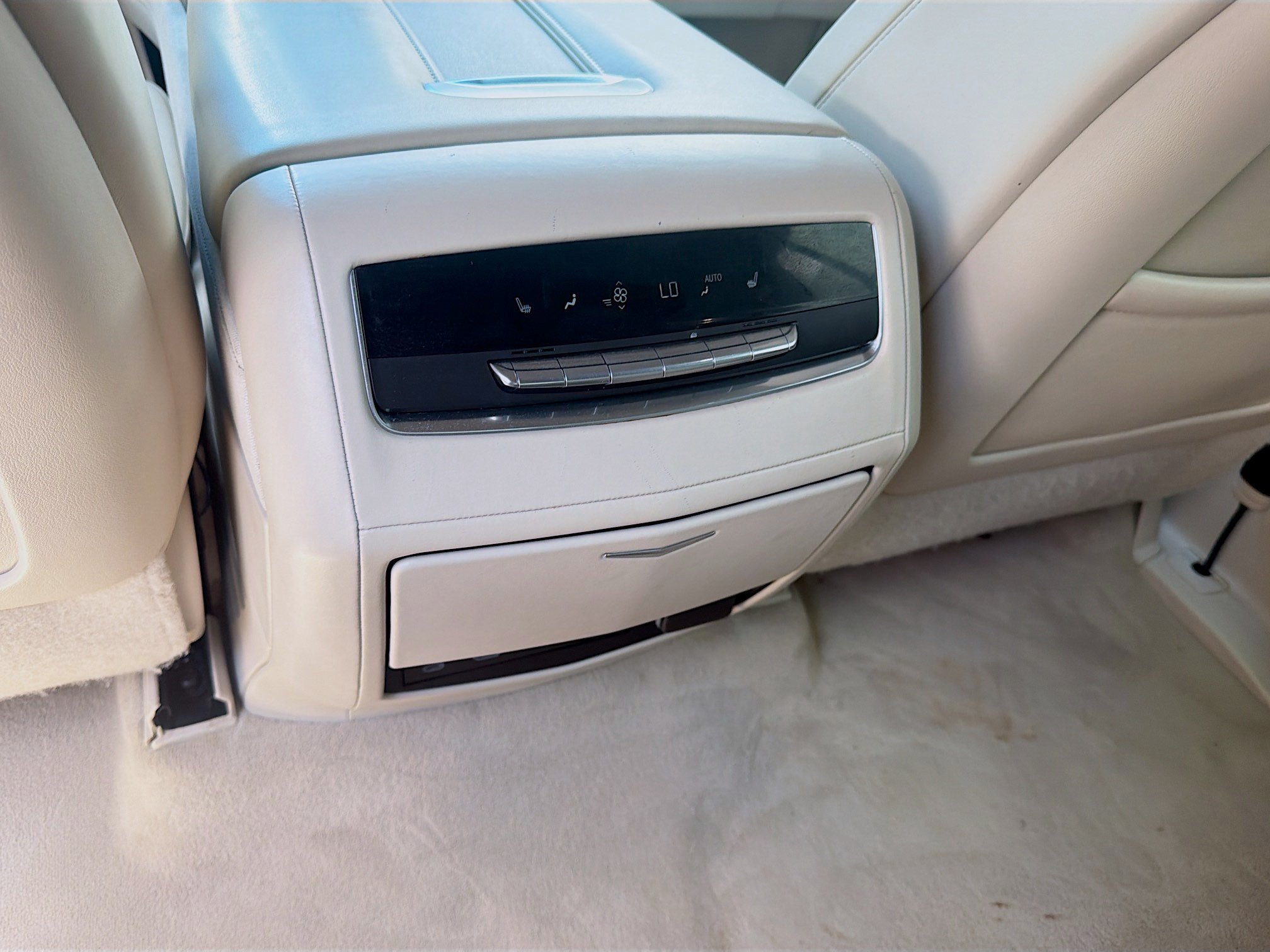 Used 2023 Cadillac Escalade Sport Platinum AWD/4WD image 23