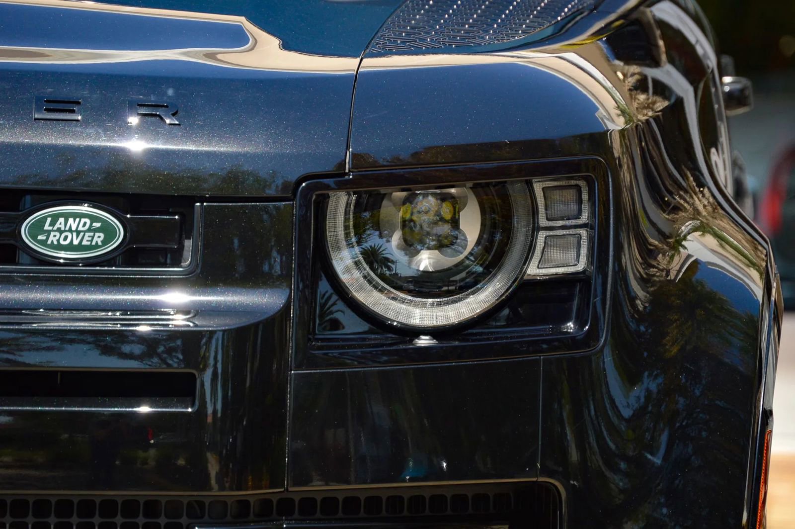 Used 2025 Land Rover Defender 130 V8 image 24