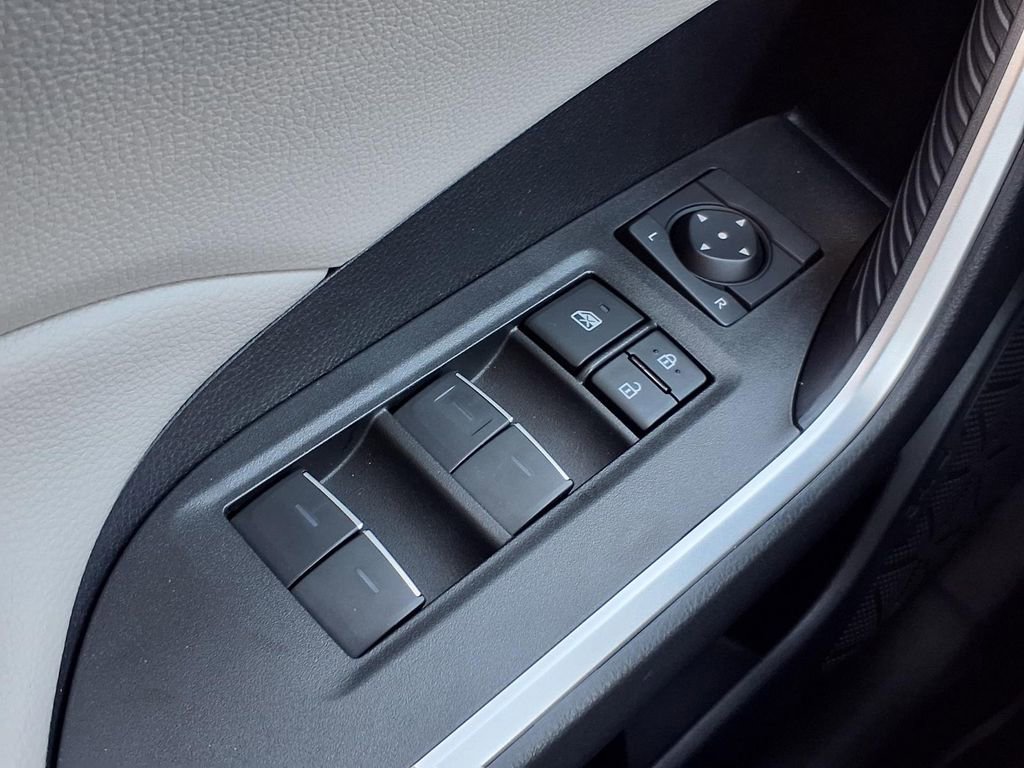 Used 2025 Toyota RAV4 XLE w/ Convenience Package image 23