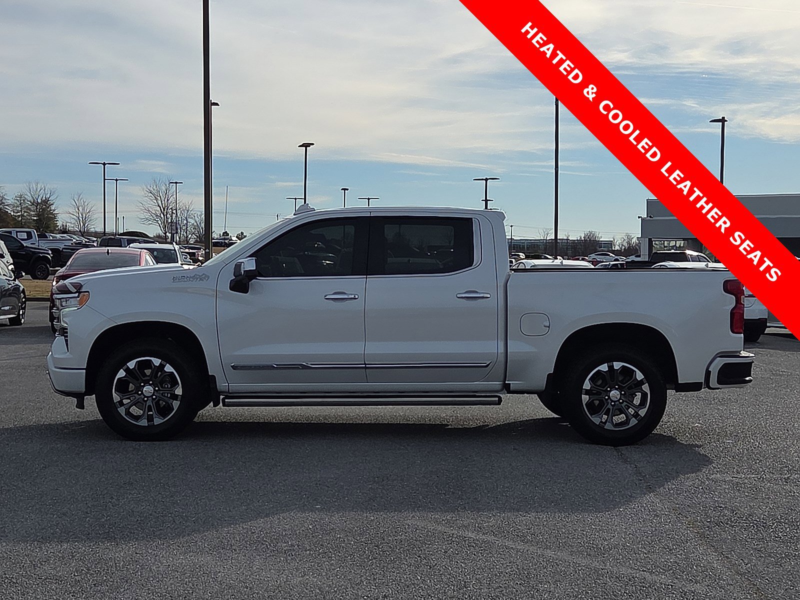 Used 2025 Chevrolet Silverado 1500 High Country w/ Technology Package image 3