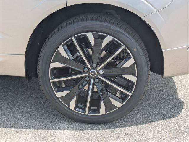 New 2026 Volvo XC60 B5 Ultra w/ Protection Package Premier AWD/4WD image 6