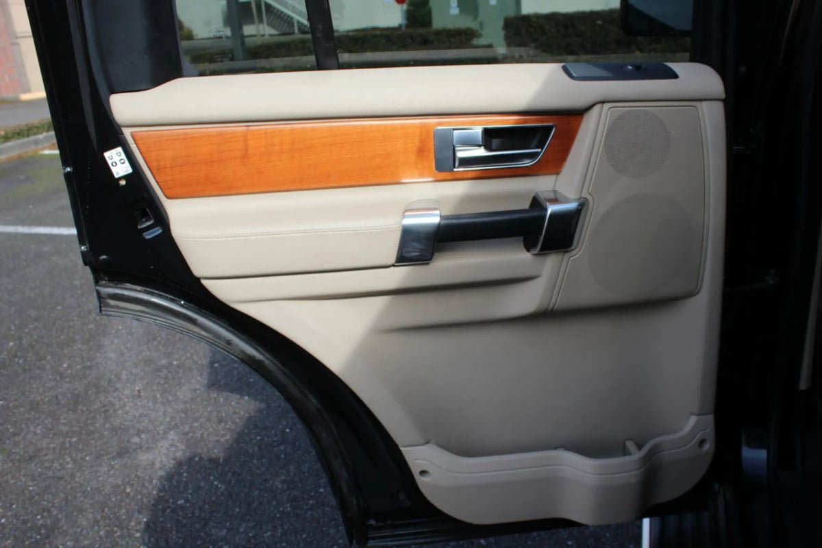 Used 2010 Land Rover LR4 HSE AWD/4WD image 16
