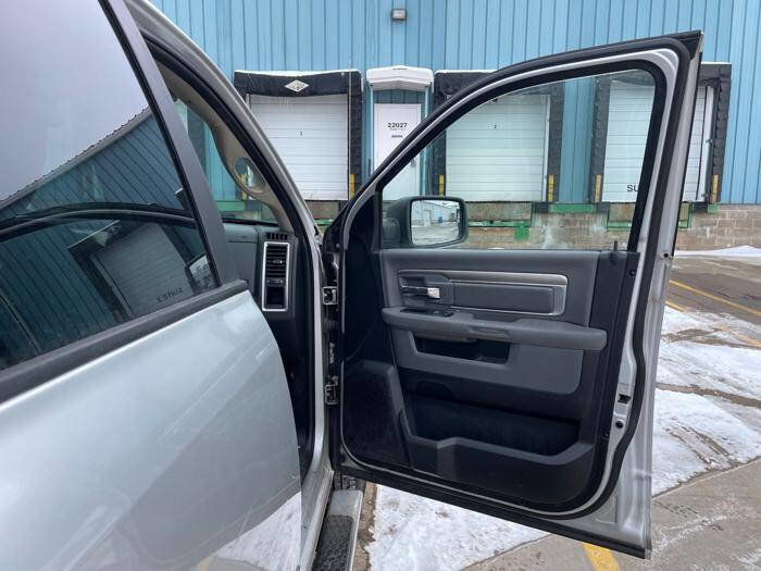 Used 2015 RAM 1500 Big Horn image 32