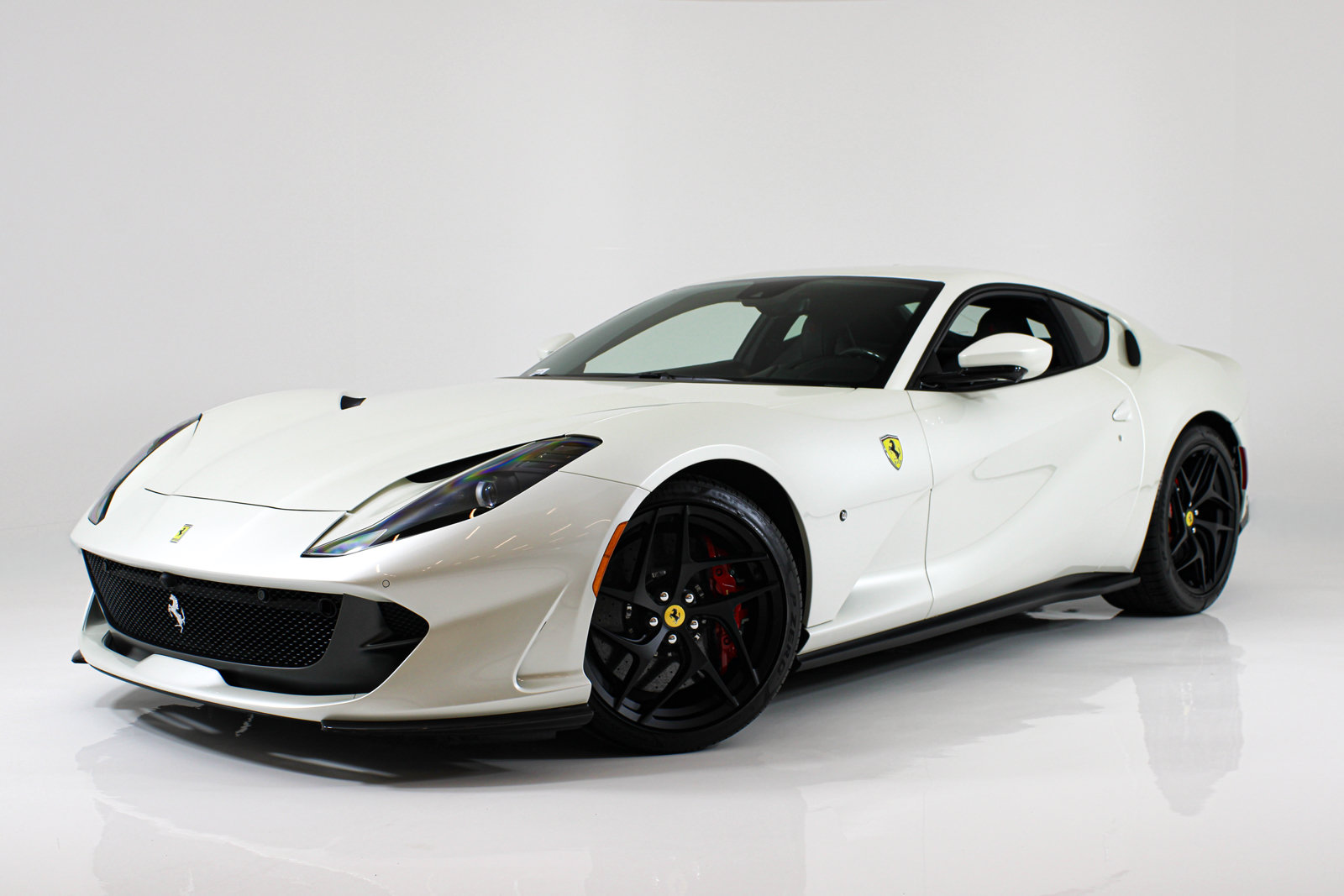 Used 2020 Ferrari 812 Superfast RWD image 73