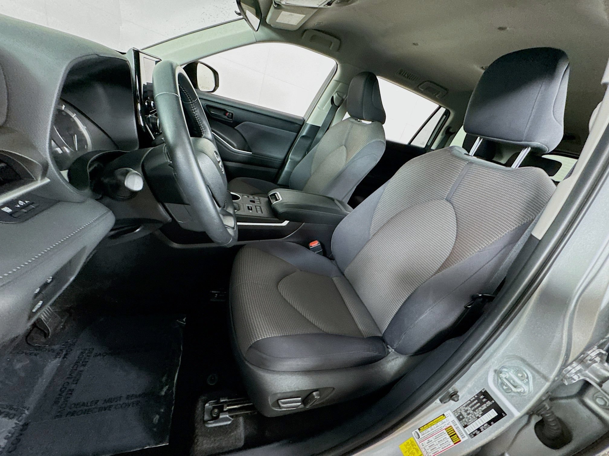 Certified 2024 Toyota Highlander LE AWD/4WD image 12