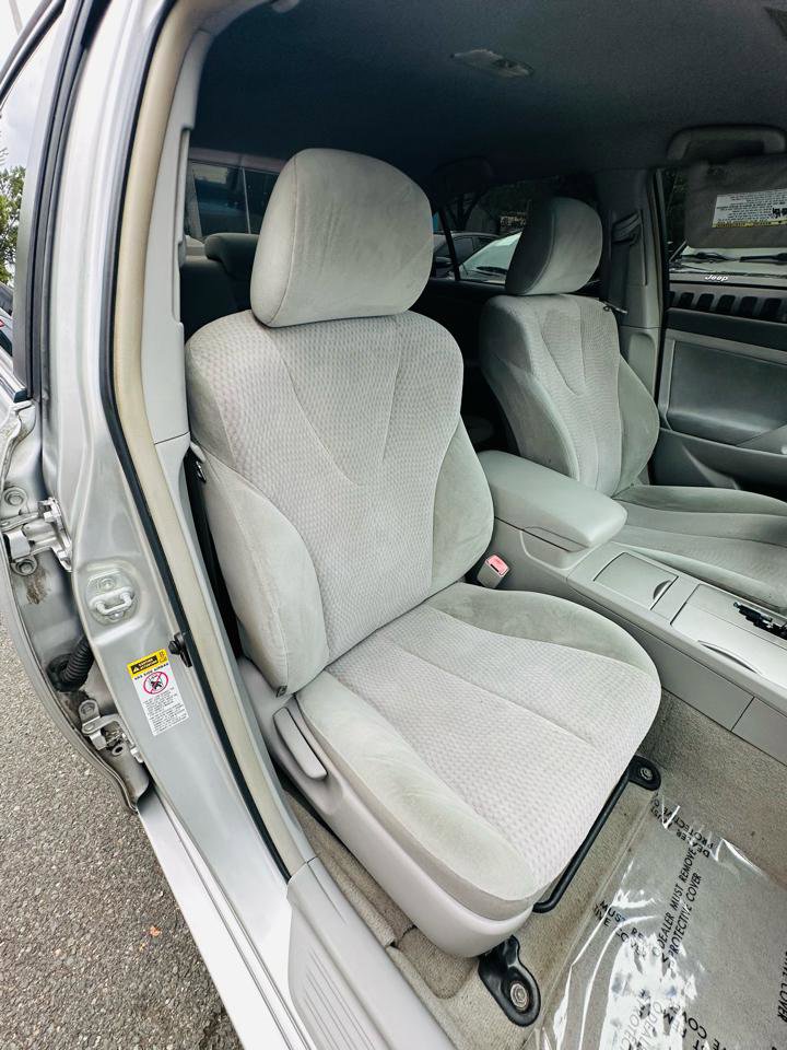 Used 2010 Toyota Camry LE FWD image 23