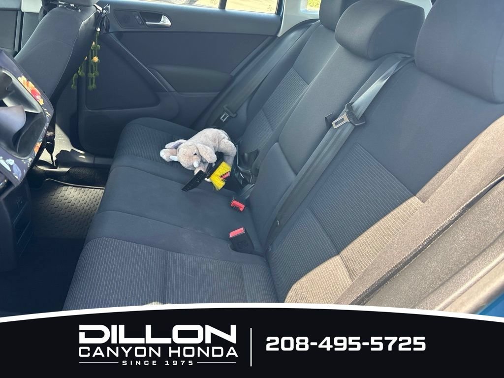 Used 2018 Volkswagen Tiguan Limited w/ Alloy Wheels Package AWD/4WD image 13