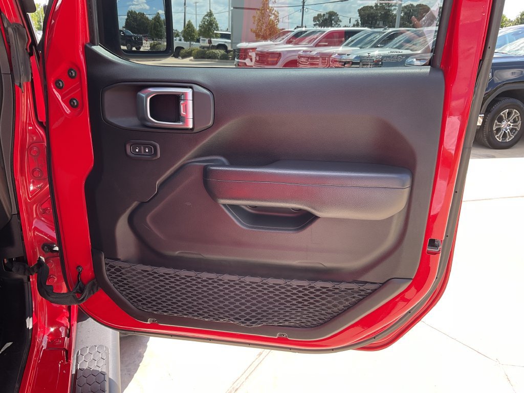 Used 2019 Jeep Wrangler Unlimited Sport S AWD/4WD image 16