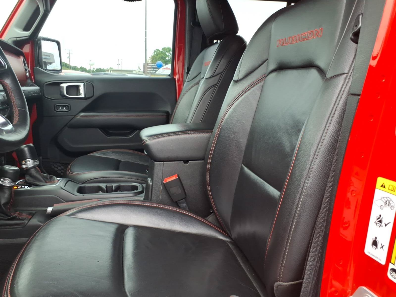 Used 2018 Jeep Wrangler Unlimited Rubicon w/ Dual Top Group AWD/4WD image 18