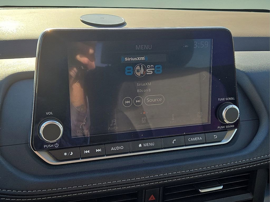 Used 2023 Nissan Rogue SV image 25