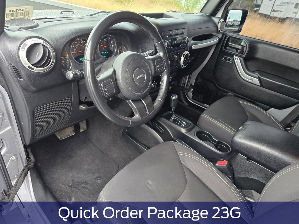 Used 2018 Jeep Wrangler Unlimited Sahara AWD/4WD image 2