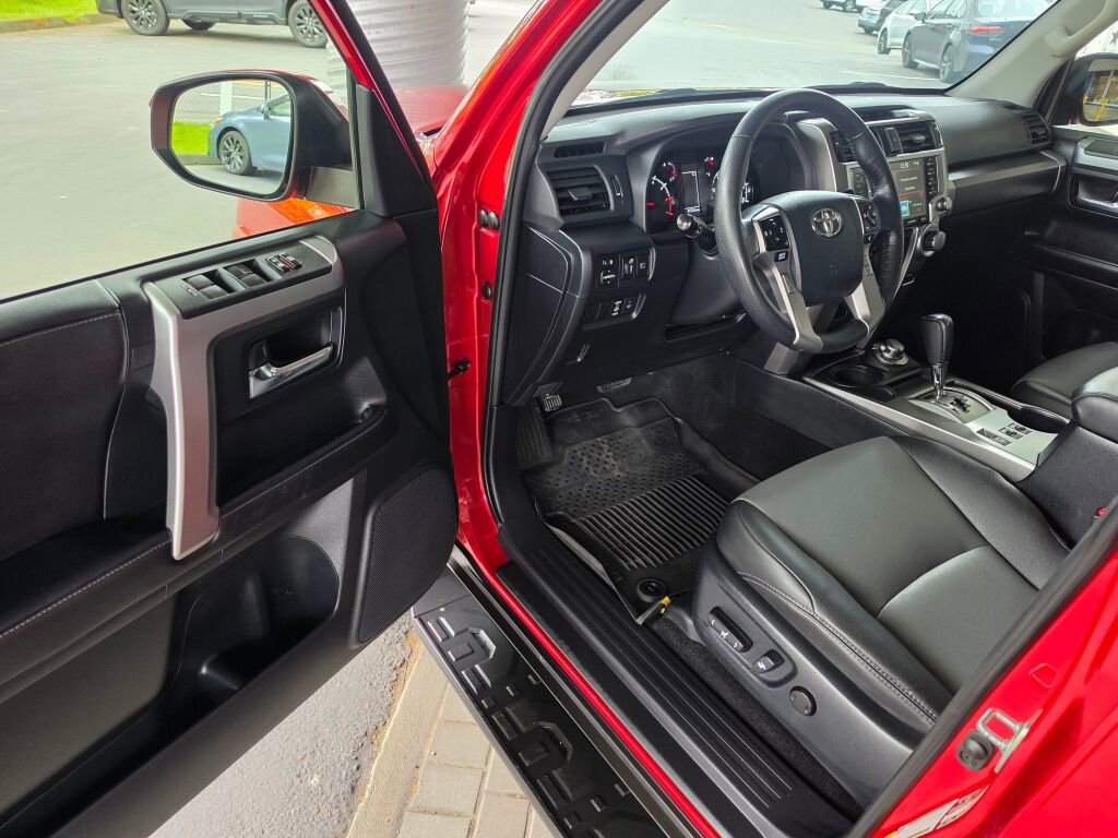 Used 2024 Toyota 4Runner SR5 Premium w/ Moonroof Package AWD/4WD image 22