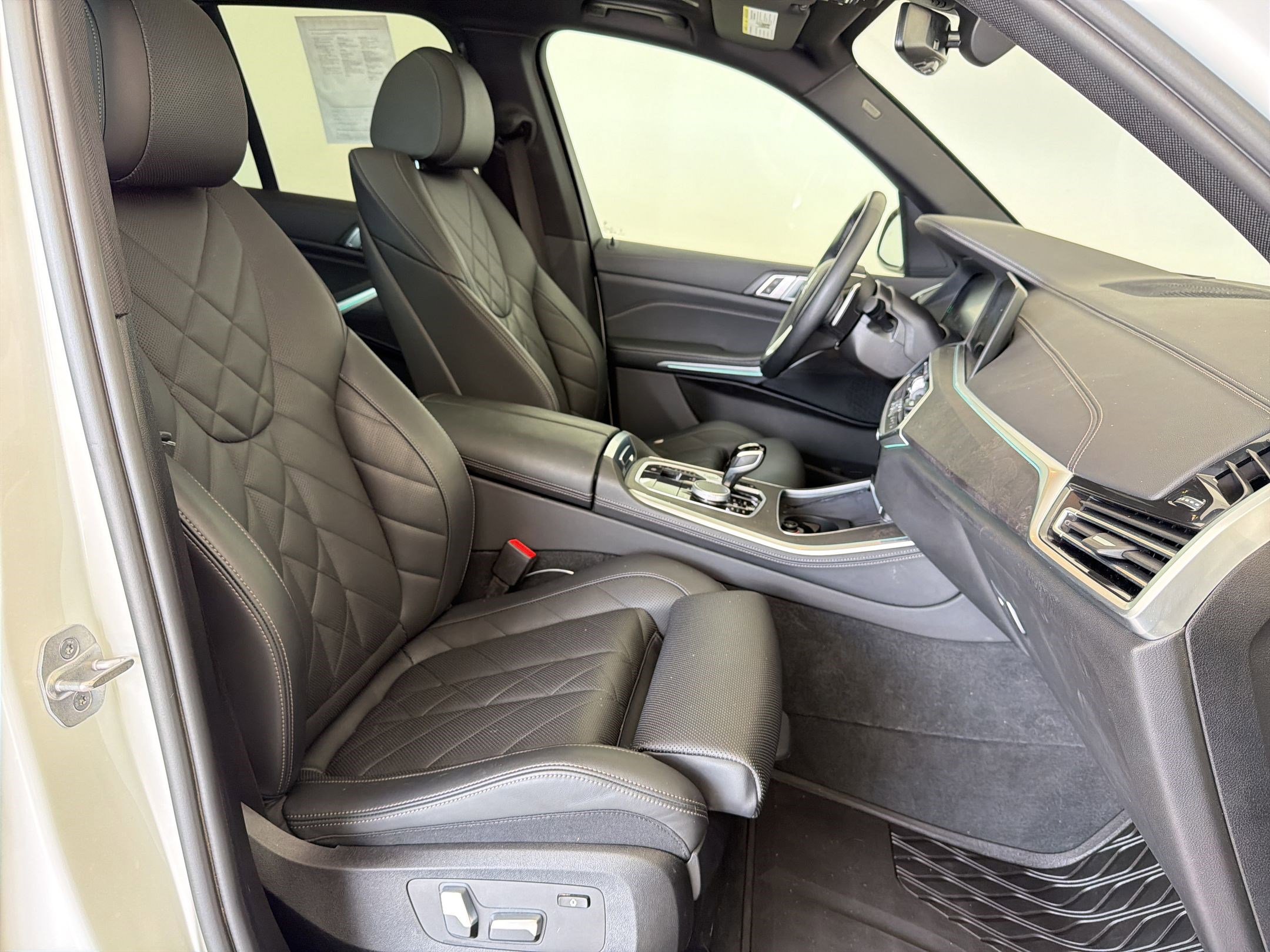 Certified 2023 BMW X5 xDrive40i w/ Premium Package AWD/4WD image 31