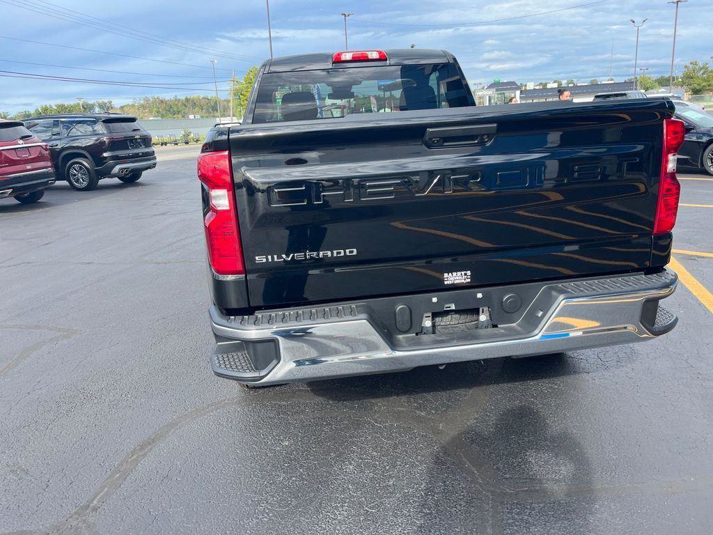 Used 2025 Chevrolet Silverado 1500 W/T w/ WT Convenience Package image 4