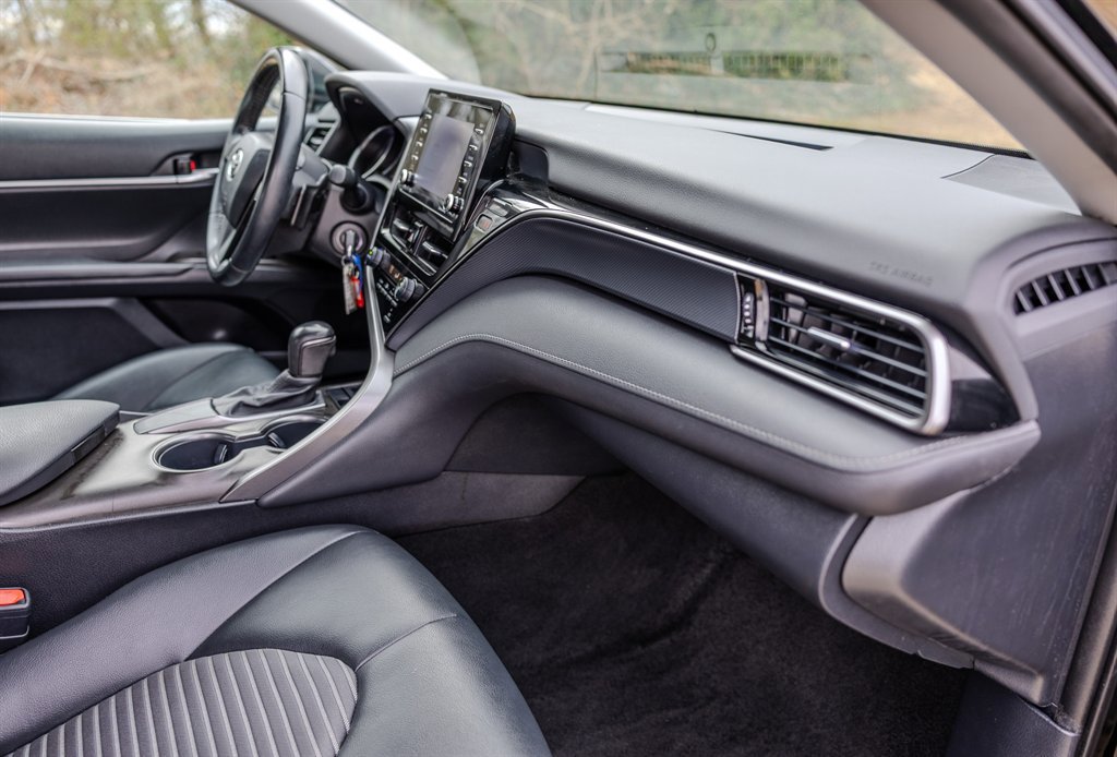 Used 2021 Toyota Camry SE image 29