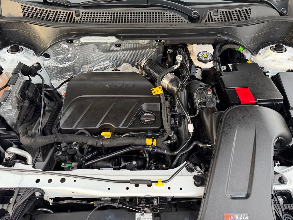 Used 2025 Chevrolet Trax ACTIV w/ Sunroof Package image 39