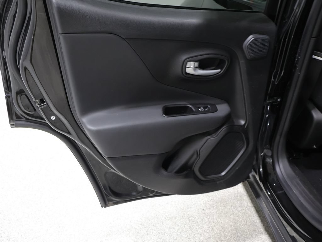 Certified 2023 Jeep Renegade Latitude w/ Sun/Sound Group AWD/4WD image 20