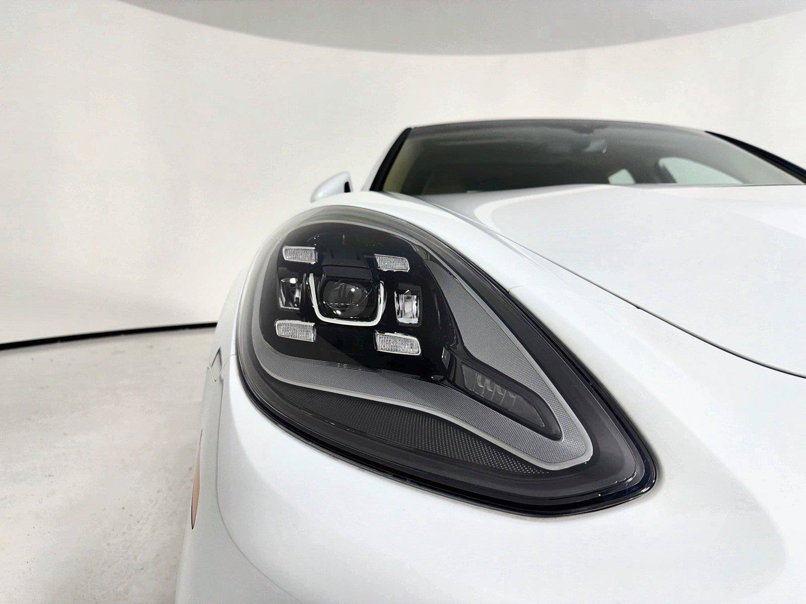 Certified 2022 Porsche Panamera 4 AWD/4WD image 32