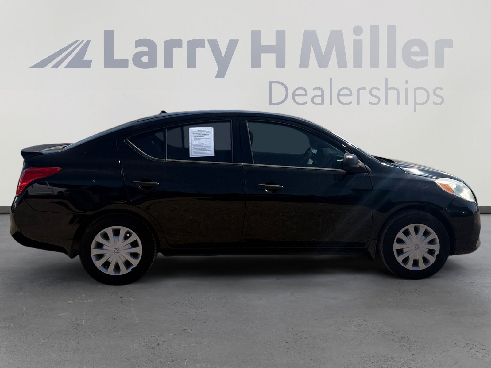 Used 2014 Nissan Versa S Plus image 6